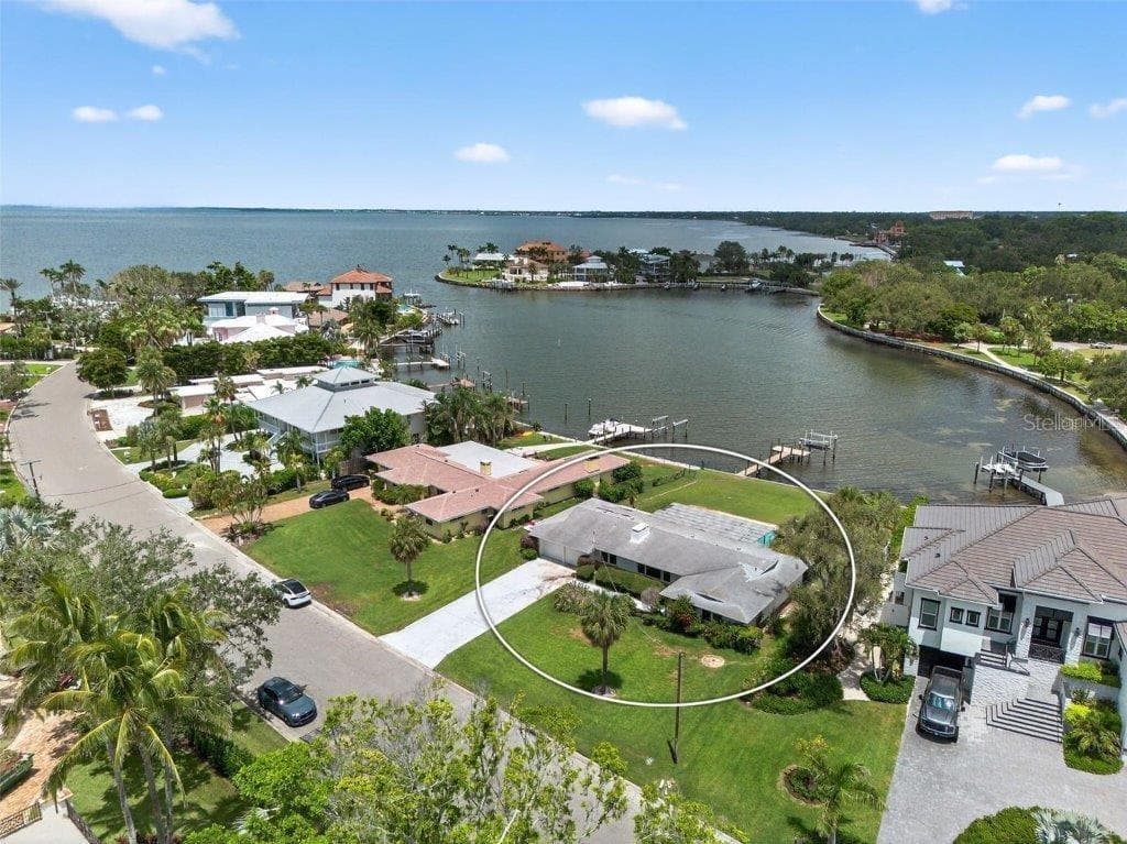 377 S SHORE DR