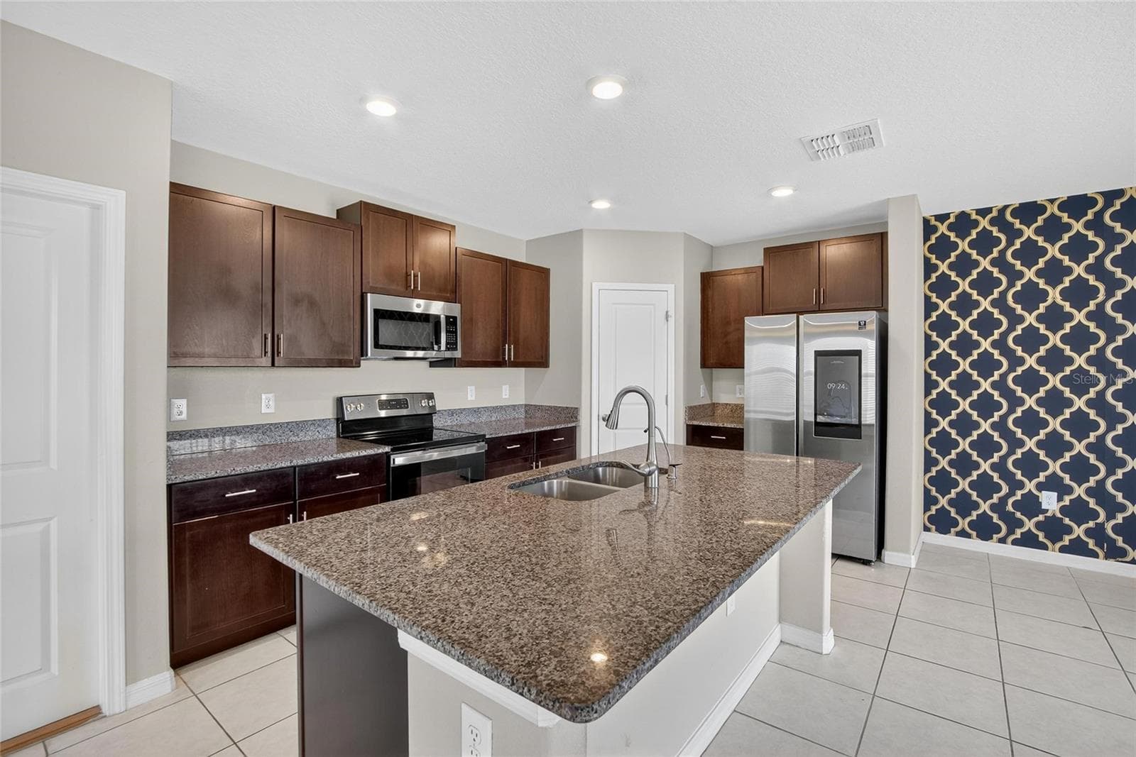 Single Family Residence at 12788 MAPLE BONSAI DR, RIVERVIEW, photo 13 of 52