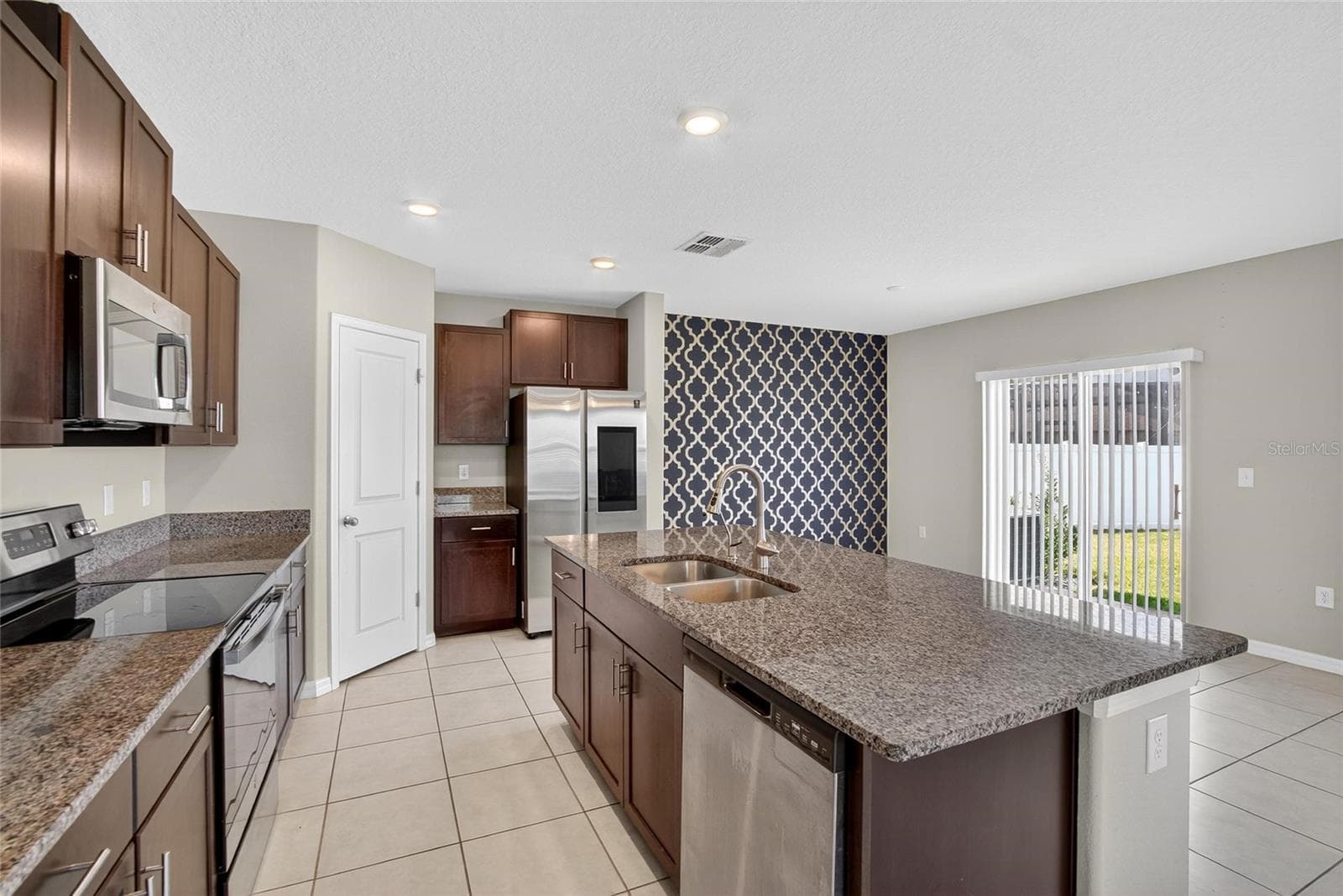 Single Family Residence at 12788 MAPLE BONSAI DR, RIVERVIEW, photo 14 of 52