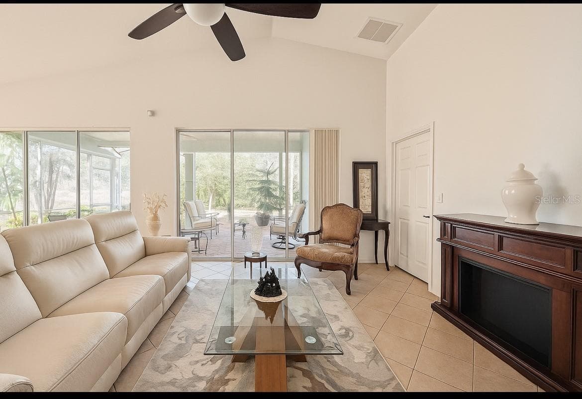 Living room - 119 CRESCENT MOON DR, GROVELAND