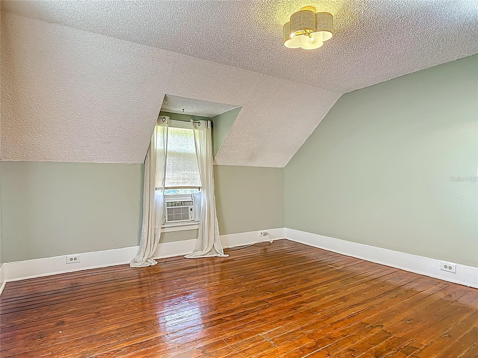 Single Family Residence at 525 W BLUE SPRINGS AVE, ORANGE CITY, photo 33 of 79