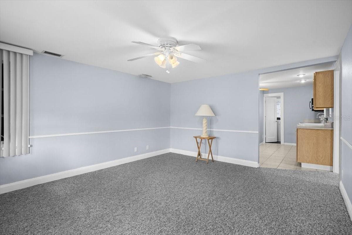 Single Family Residence at 9 SEMINOLE DR, BRADENTON, photo 8 of 32