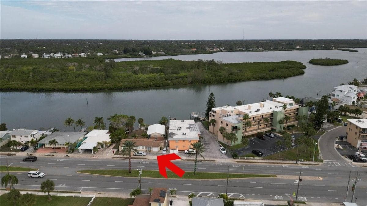 Triplex at 18207 GULF BLVD, REDINGTON SHORES, photo 2 of 4