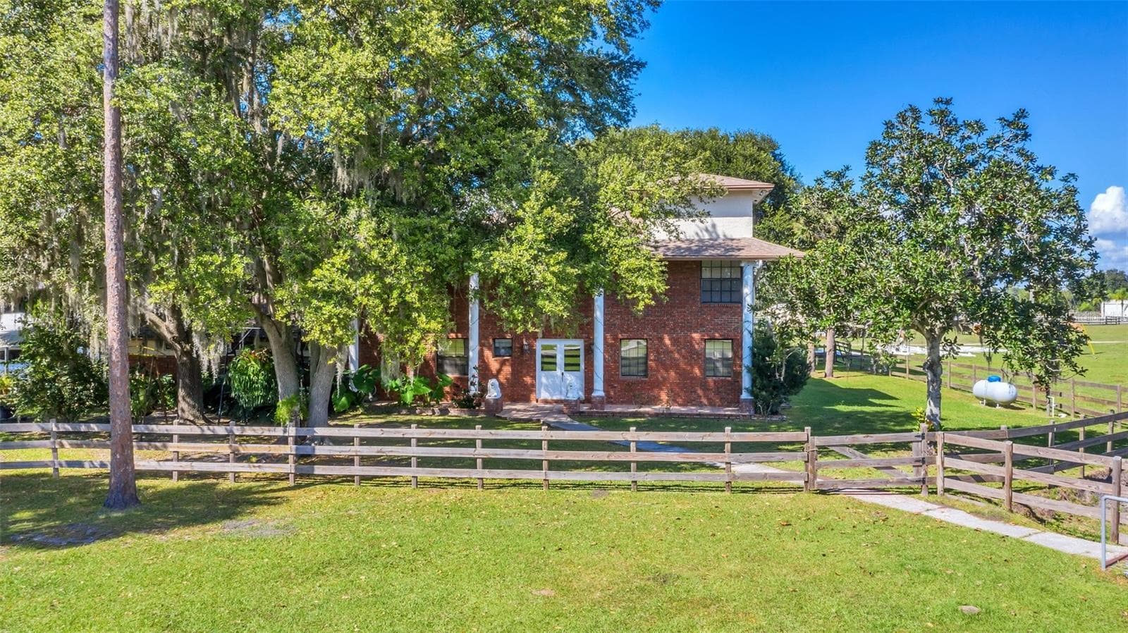 3724 HICKORY TREE RD