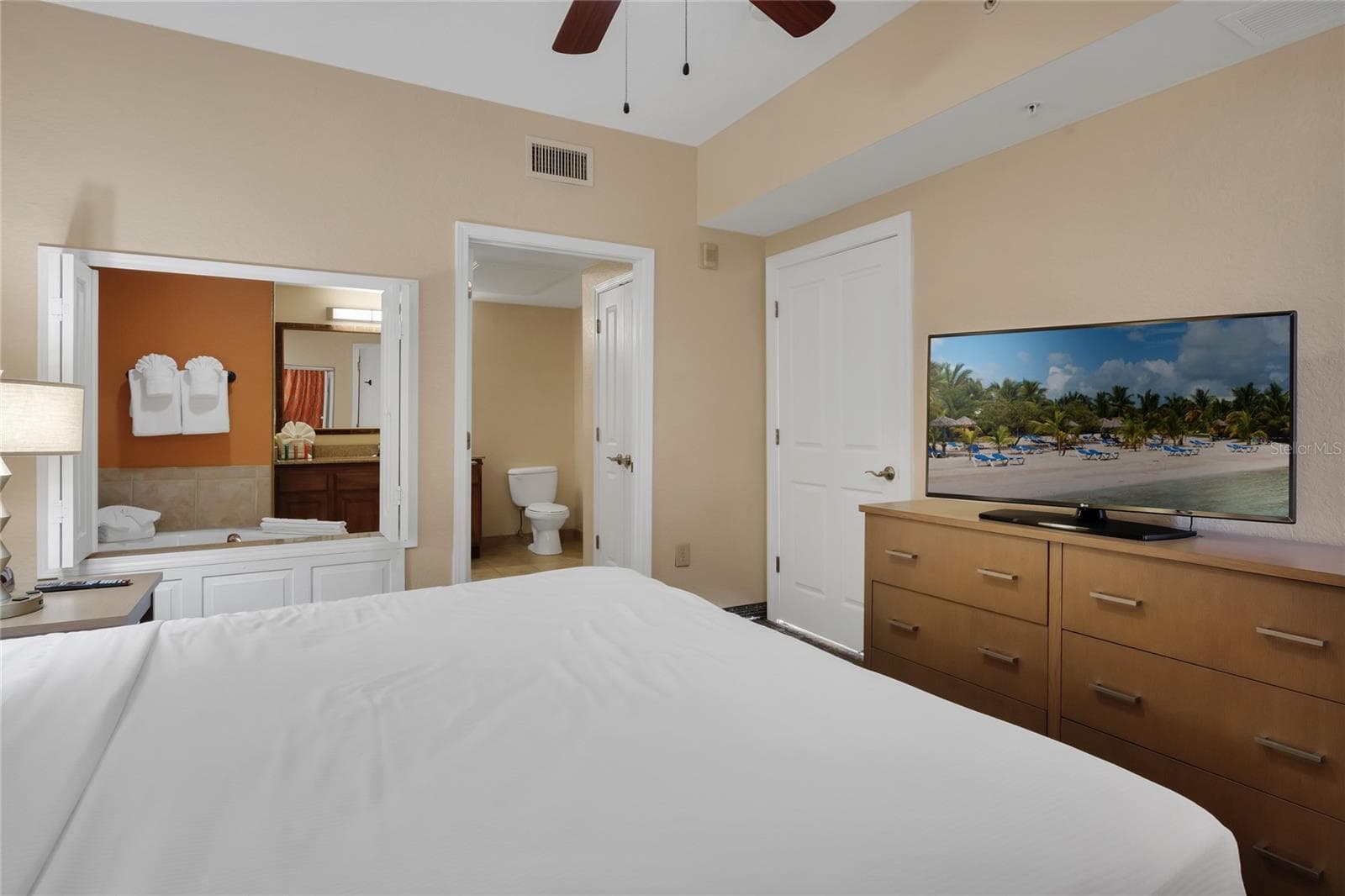Condo - Hotel at 12556 FLORIDAYS RESORT DR #A-307, ORLANDO, photo 13 of 29