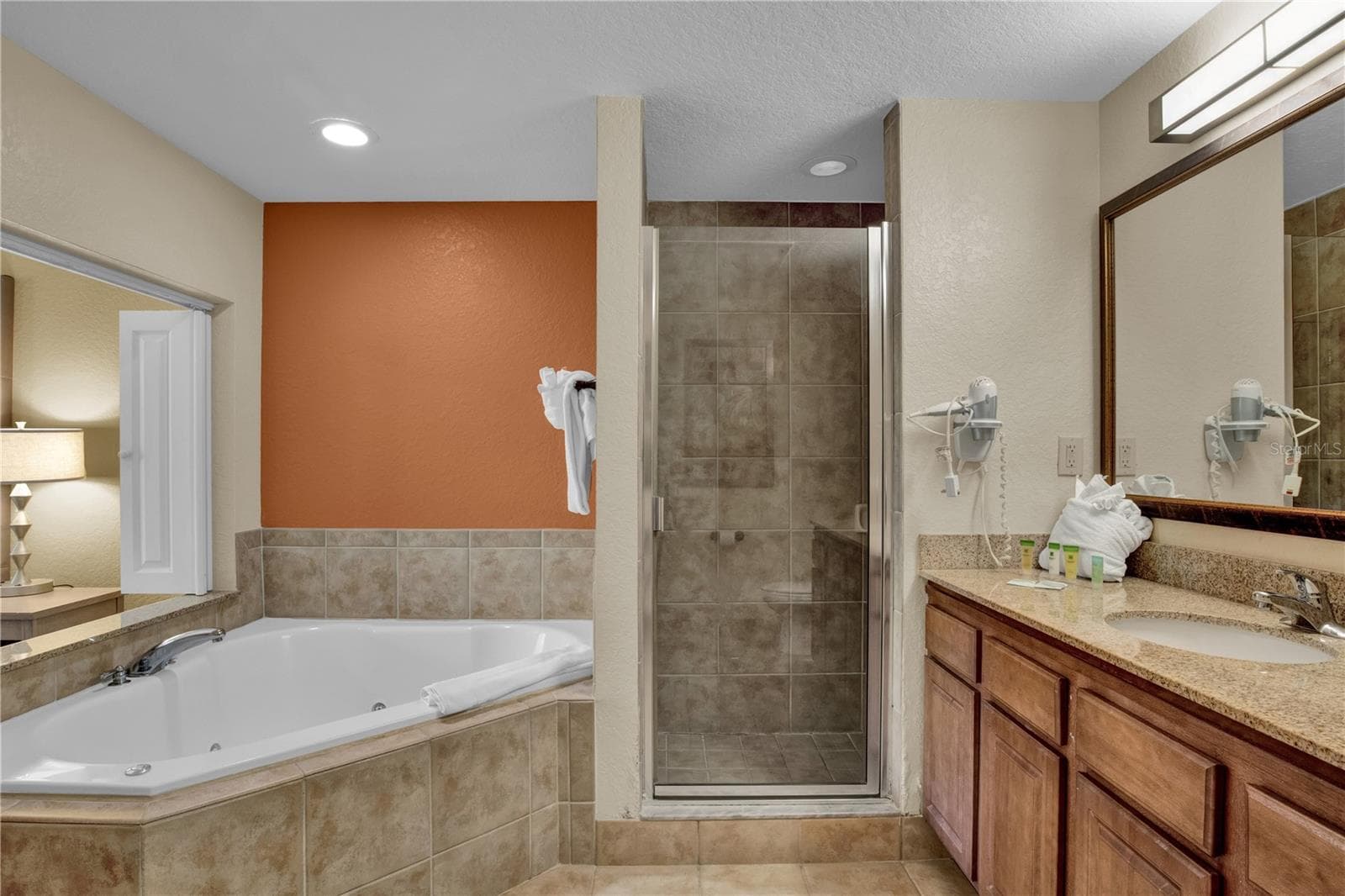Condo - Hotel at 12556 FLORIDAYS RESORT DR #A-307, ORLANDO, photo 15 of 29