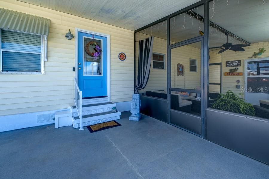 PRIVATE SCREENED LANAI - 1916 ILLINOIS AVE, BRADENTON