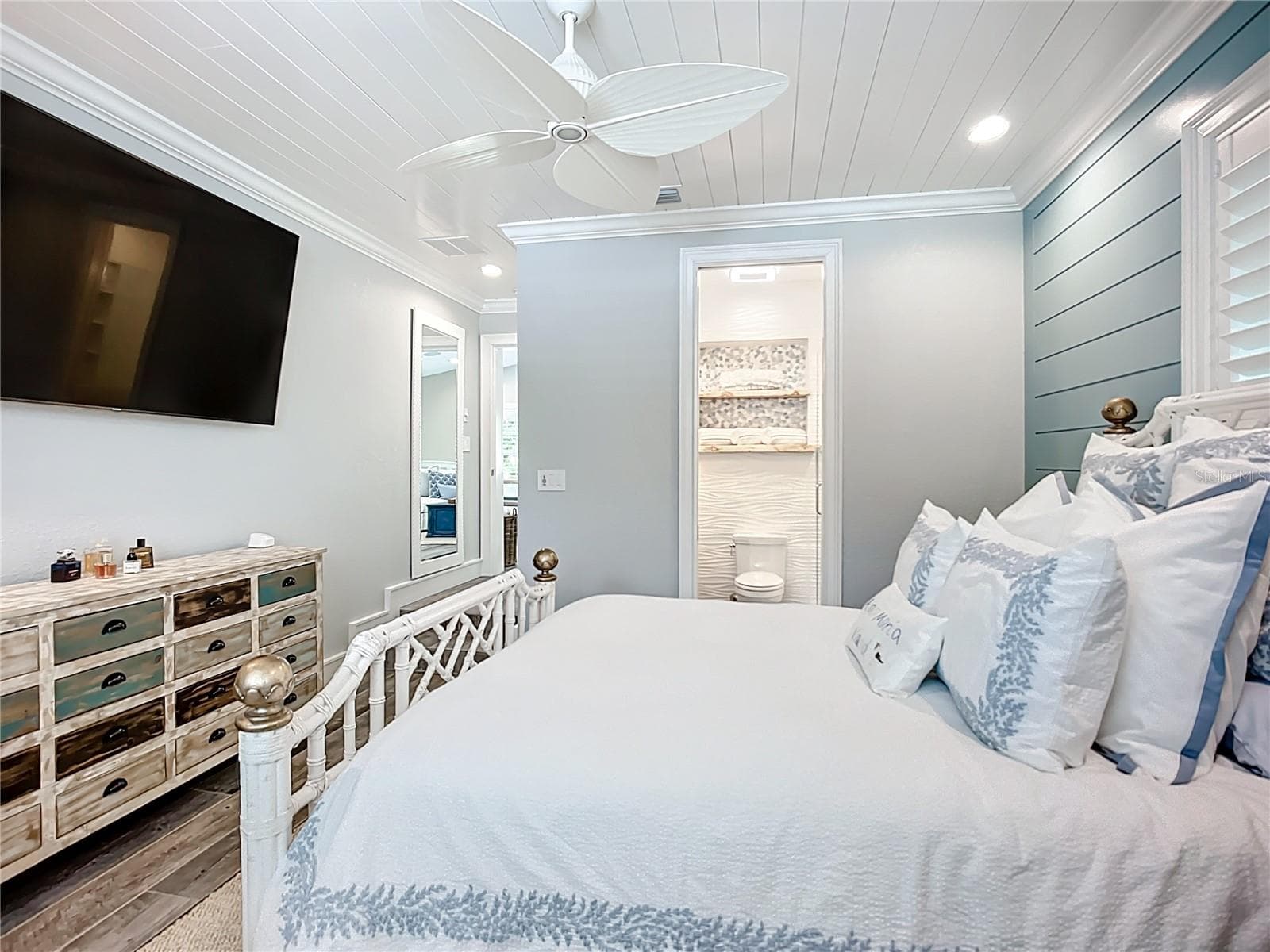 Single Family Residence at 403 75TH ST, HOLMES BEACH, photo 52 of 72