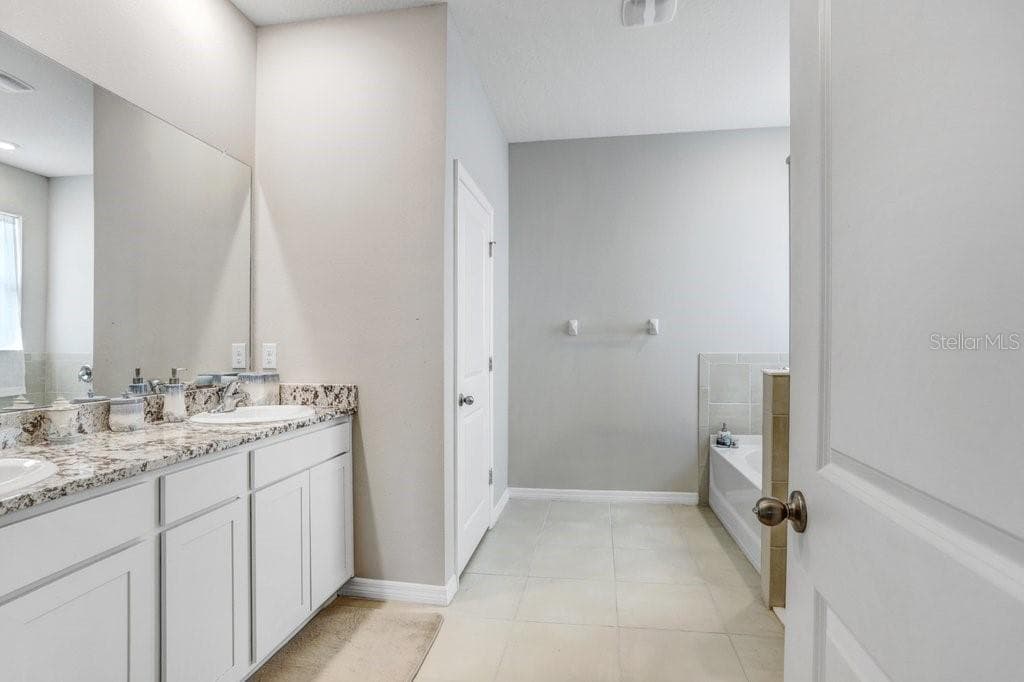 Single Family Residence at 4013 LIVELY CORAL PL, BRADENTON, photo 20 of 53