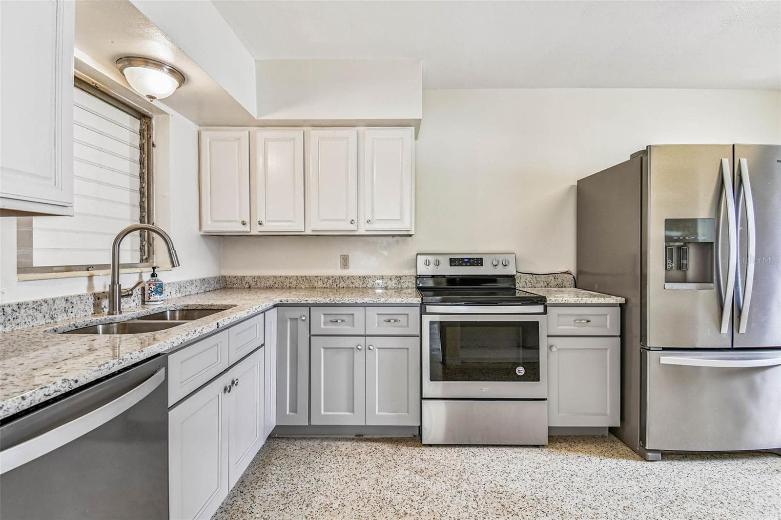 East Residence Kitchen - 1101 81ST AVE N, ST PETERSBURG