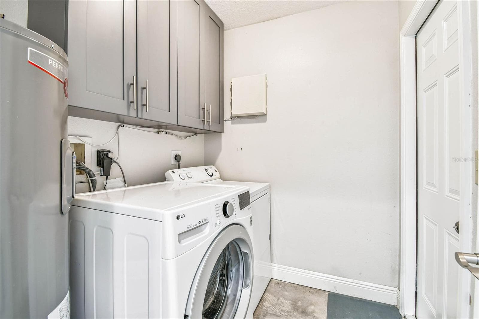 West Residence Laundry - 1101 81ST AVE N, ST PETERSBURG
