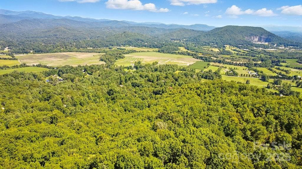 Another view of Fodderstack mountain. - 11 Reserve Road, Pisgah Forest