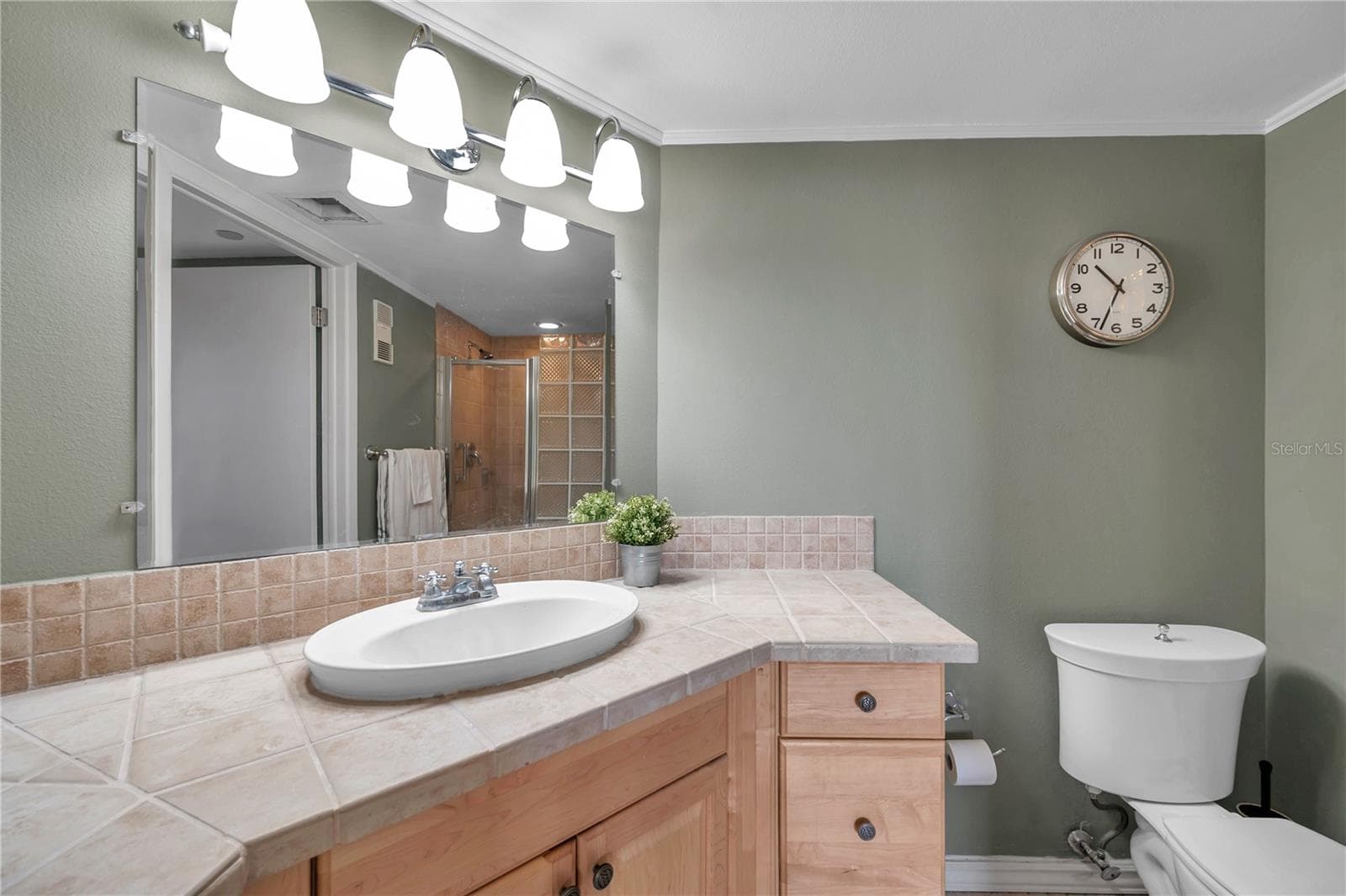 Condominium at 2333 FEATHER SOUND DR #B307, CLEARWATER, photo 33 of 66