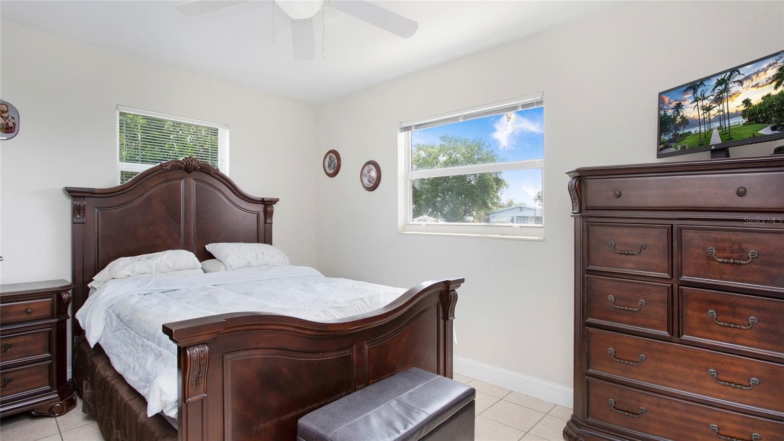 Main bedroom with Dual closets - 515 YORK RD, LEHIGH ACRES