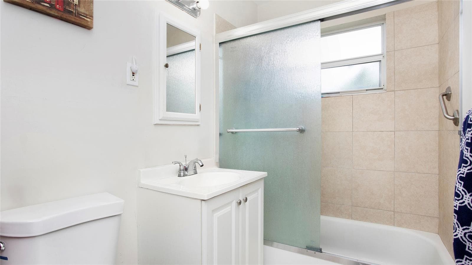 updated bathroom - 515 YORK RD, LEHIGH ACRES