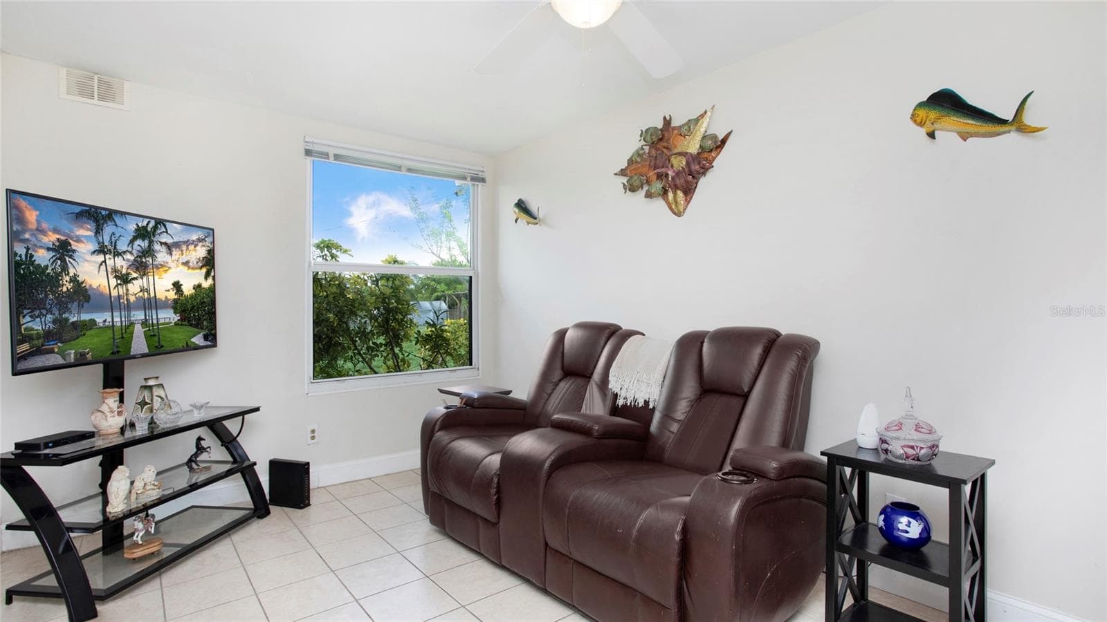 3rd bedroom currently used as a tv room - 515 YORK RD, LEHIGH ACRES