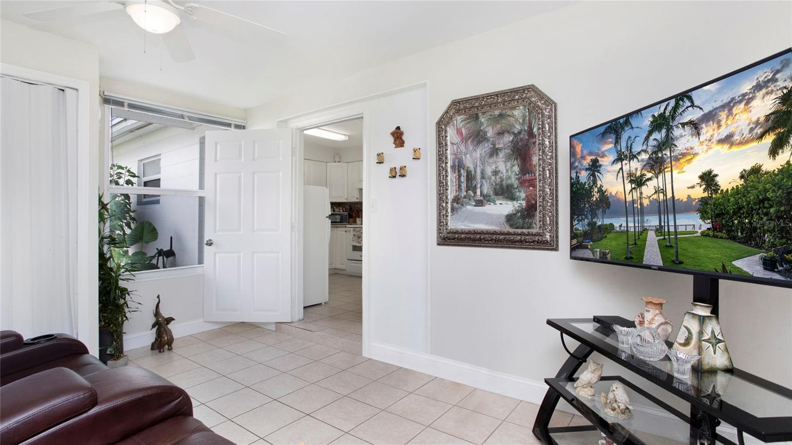 3rd bedroom with door to vbackyard - 515 YORK RD, LEHIGH ACRES