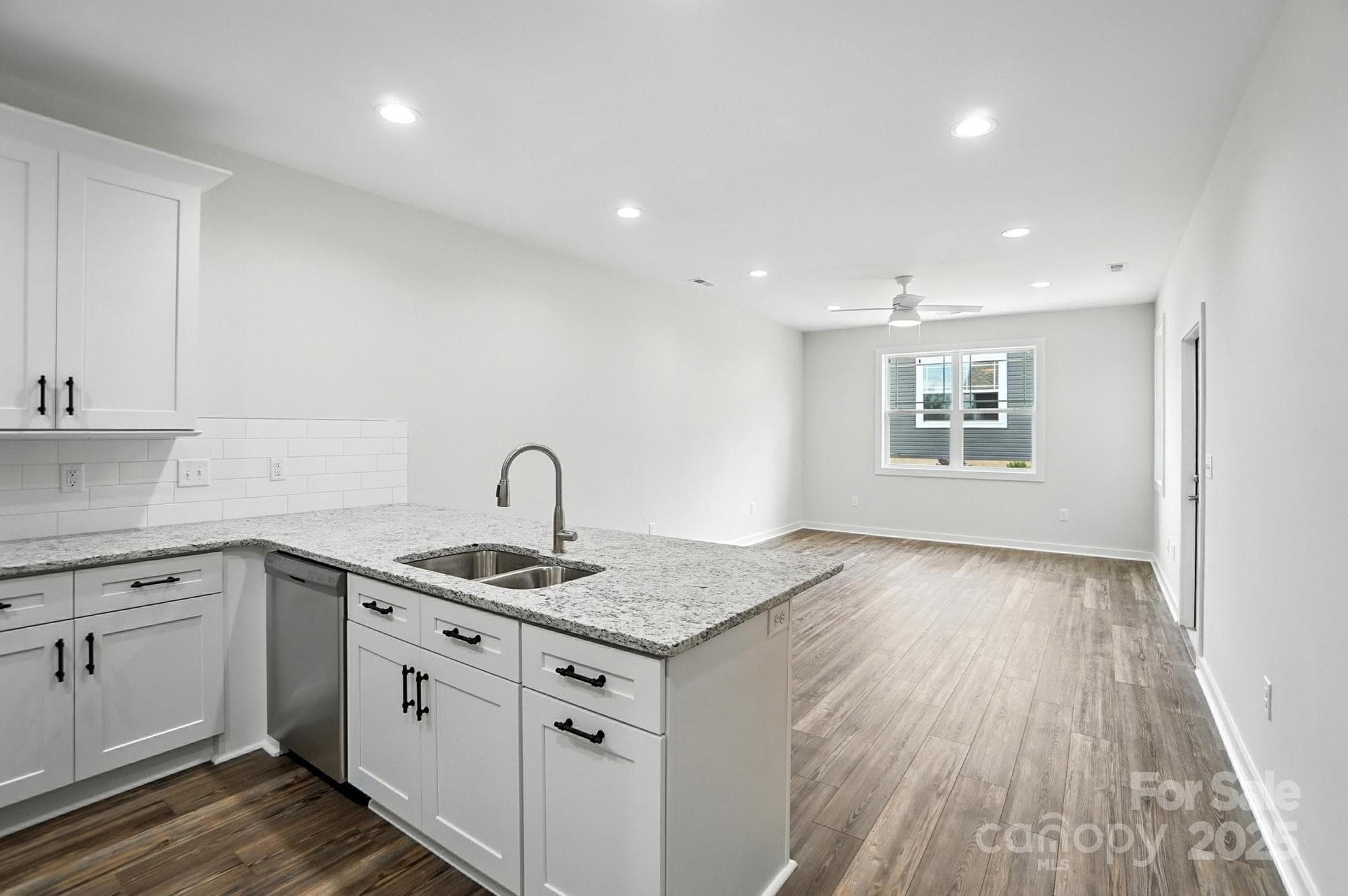 Townhouse at Hickory, photo 8 of 37