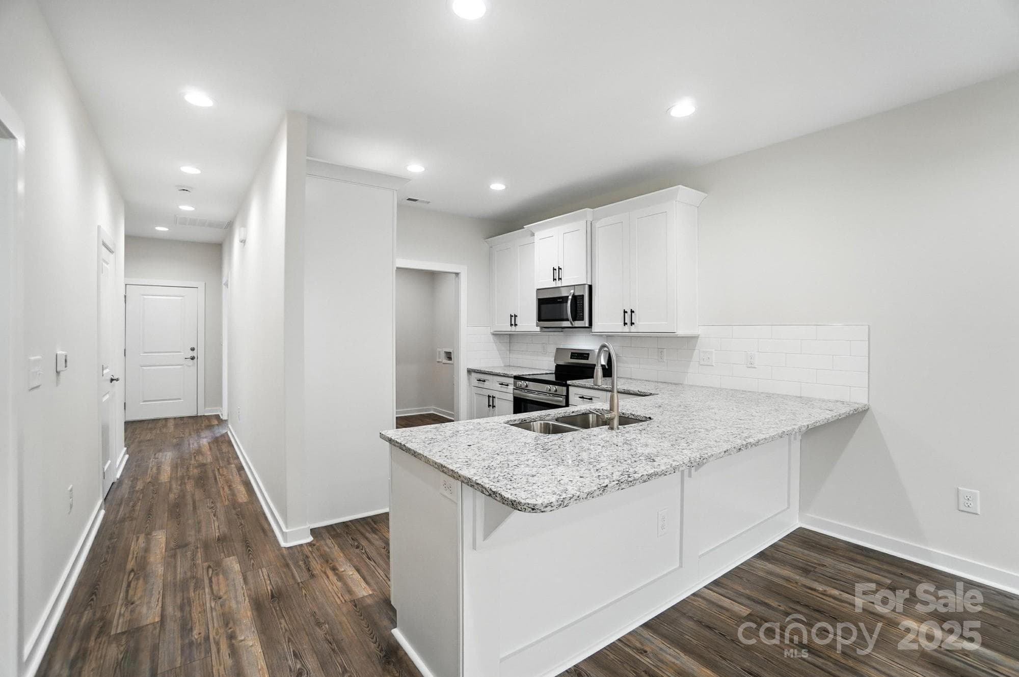 Townhouse at Hickory, photo 9 of 37