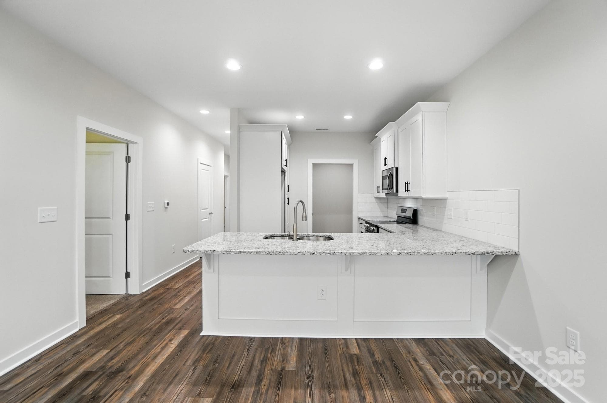 Townhouse at Hickory, photo 10 of 37