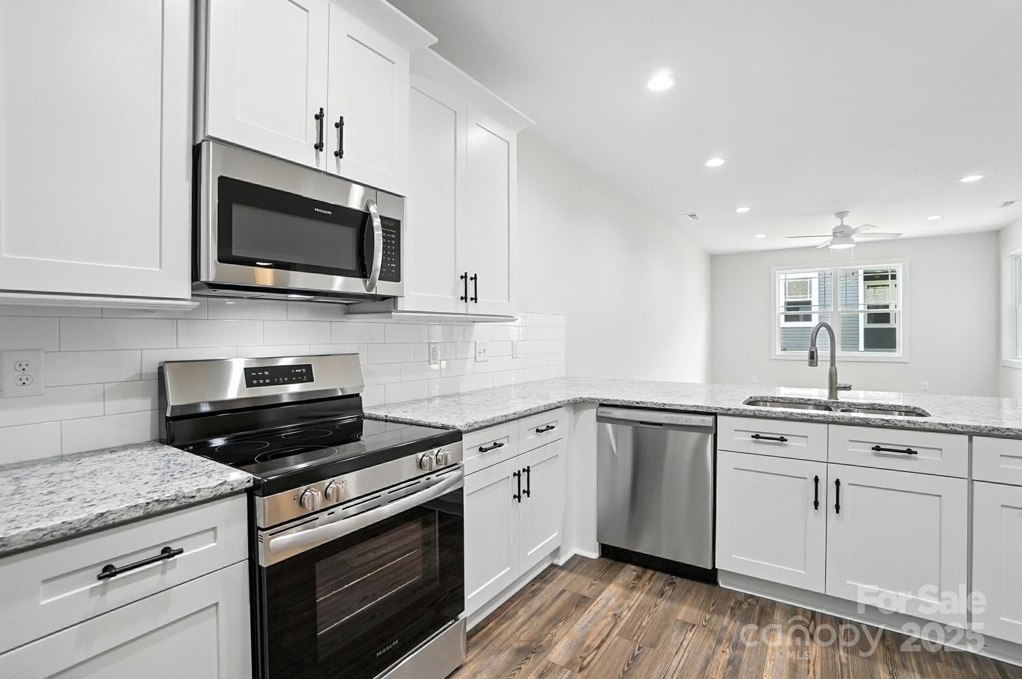 Townhouse at Hickory, photo 12 of 37