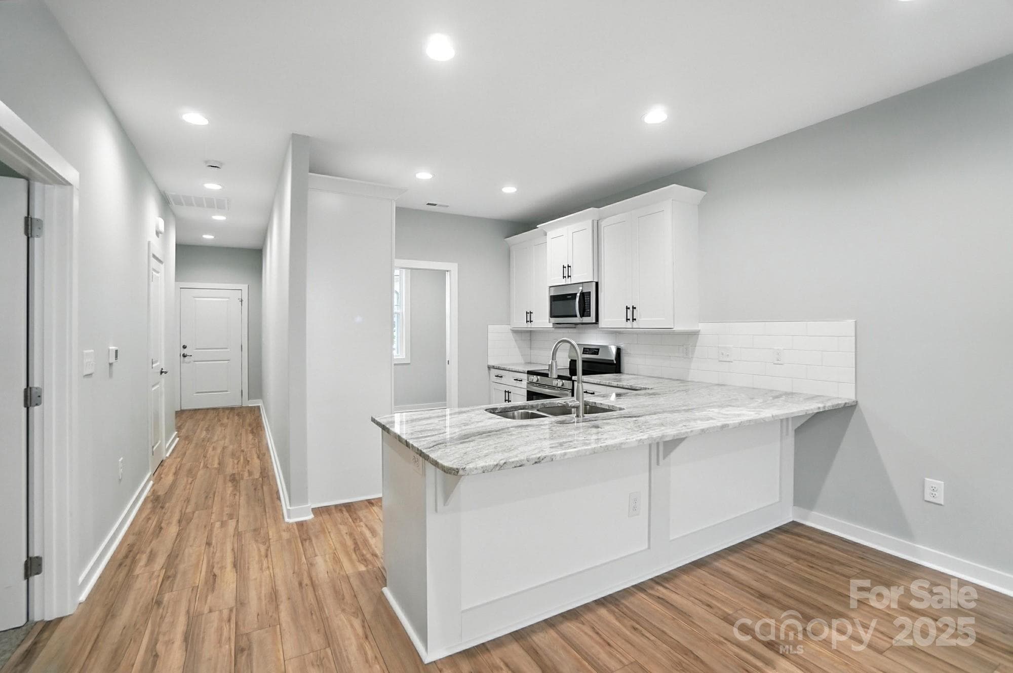 Townhouse at Hickory, photo 7 of 41
