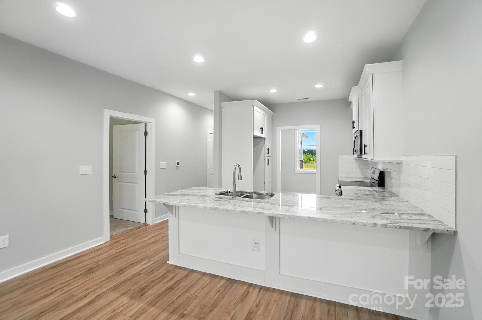 Townhouse at Hickory, photo 8 of 41