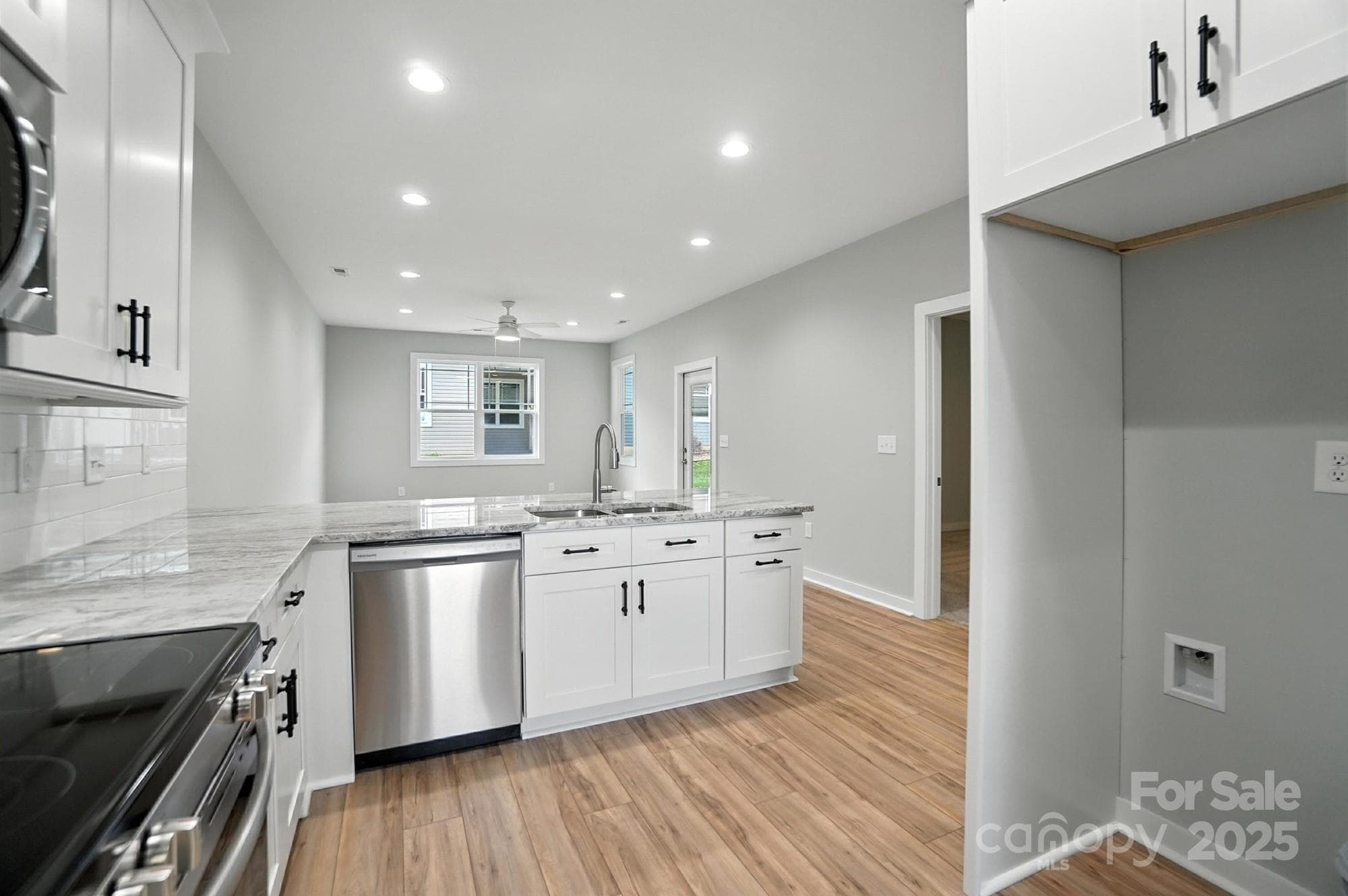 Townhouse at Hickory, photo 11 of 41