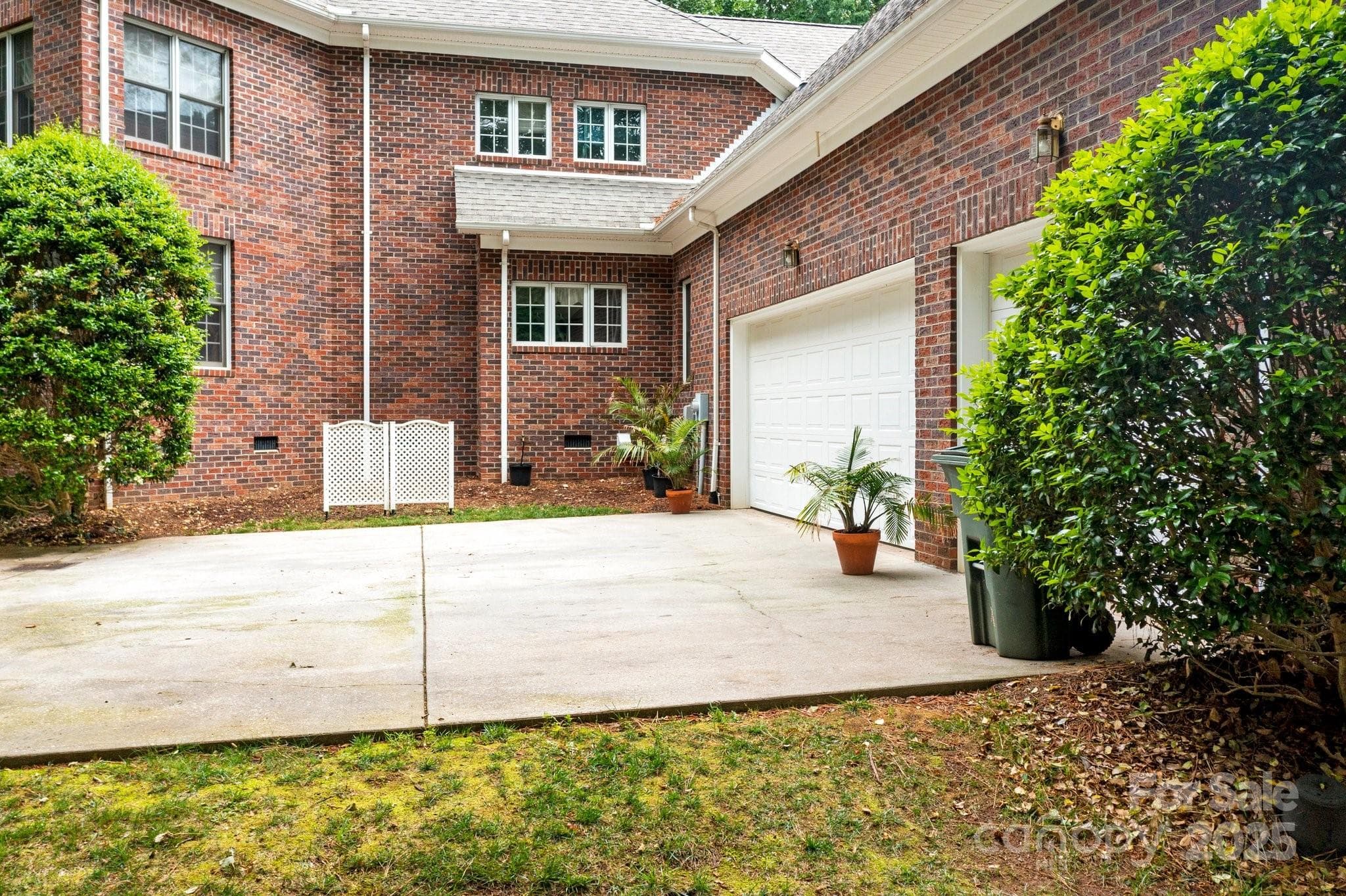 Single Family Residence at 115 W Glenview Drive, Salisbury, photo 35 of 42