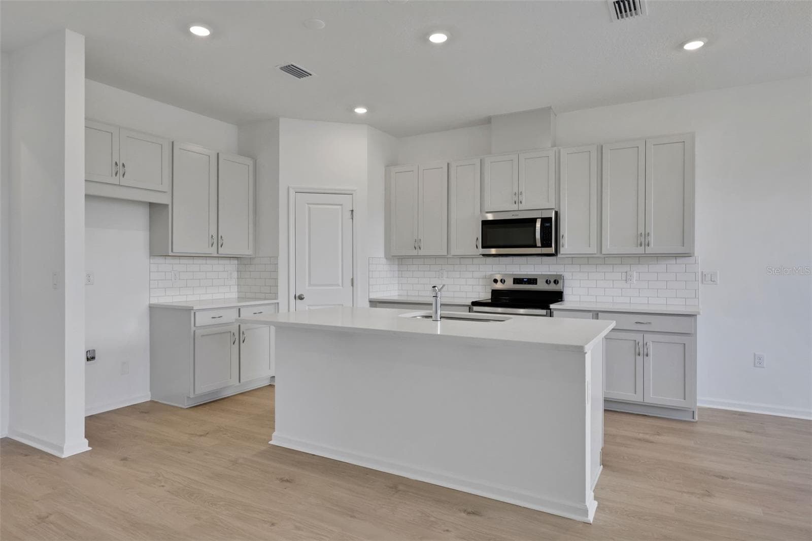 Single Family Residence at 2866 SUPERMARINE RD, TAVARES, photo 7 of 31