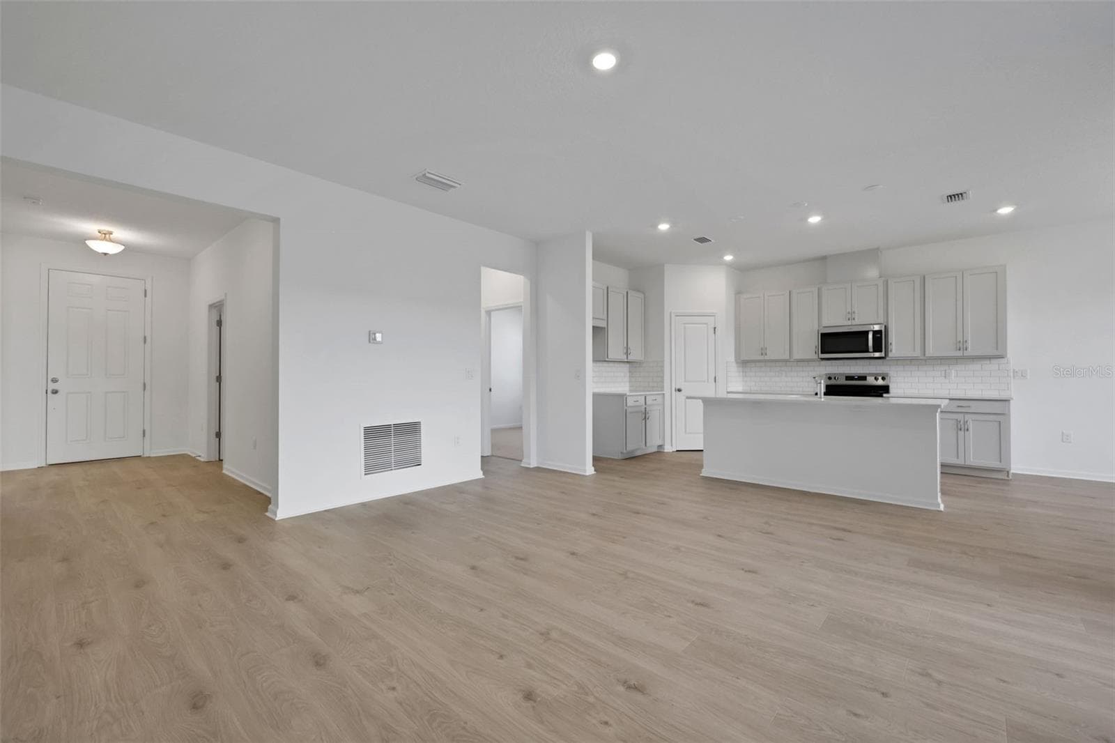 Single Family Residence at 2866 SUPERMARINE RD, TAVARES, photo 11 of 31