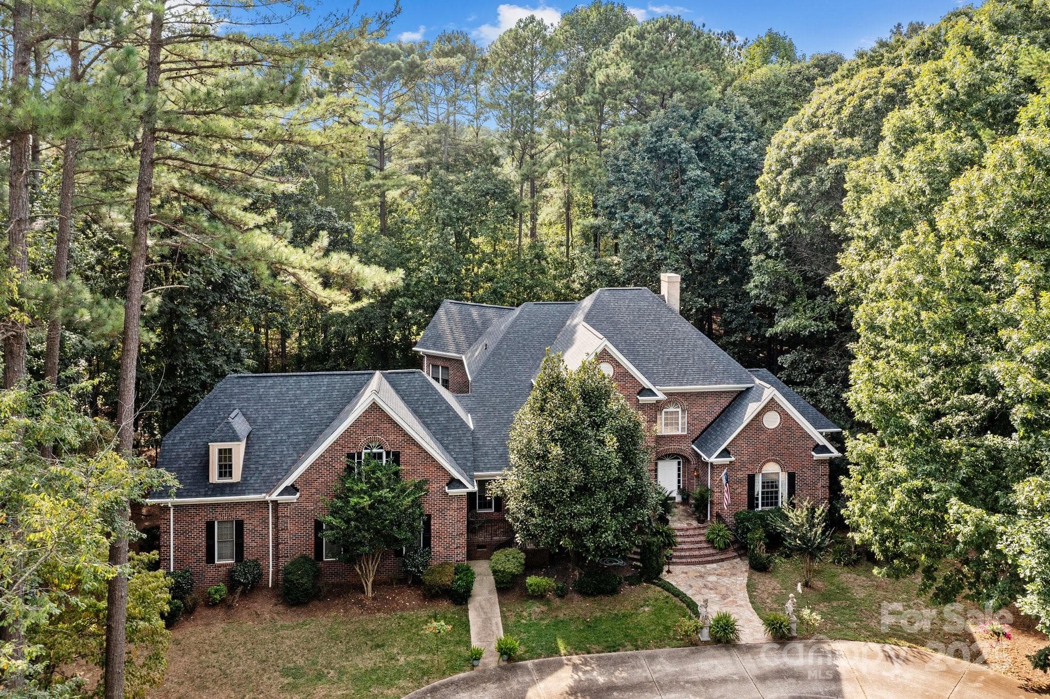 Single Family Residence at 115 W Glenview Drive, Salisbury, photo 6 of 42
