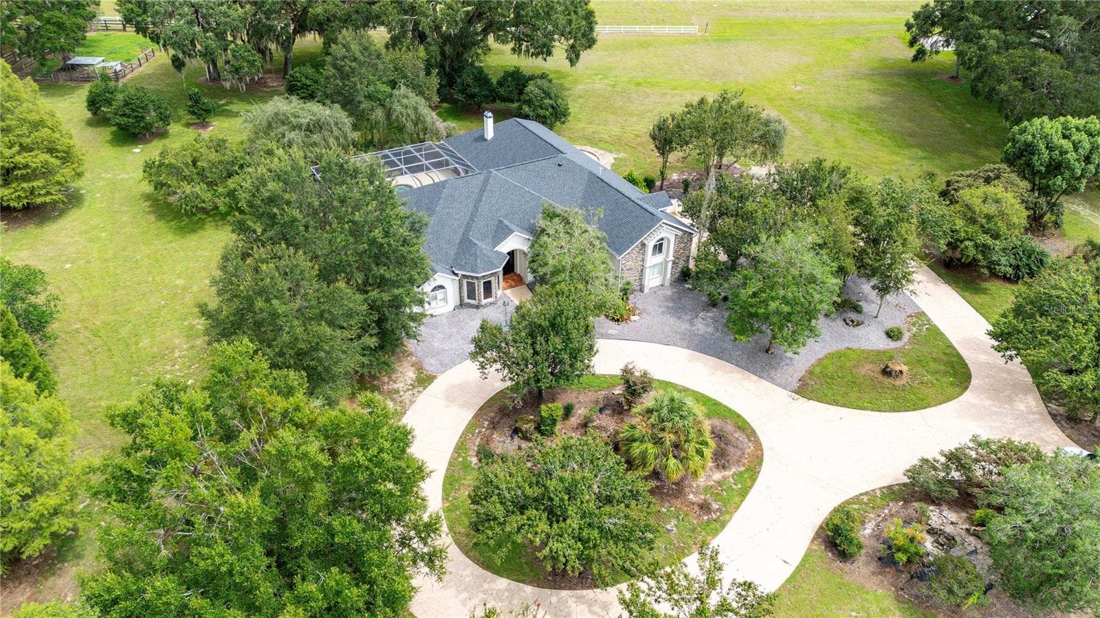 Single Family Residence at 17401 S HIGHWAY 475, SUMMERFIELD, photo 3 of 54