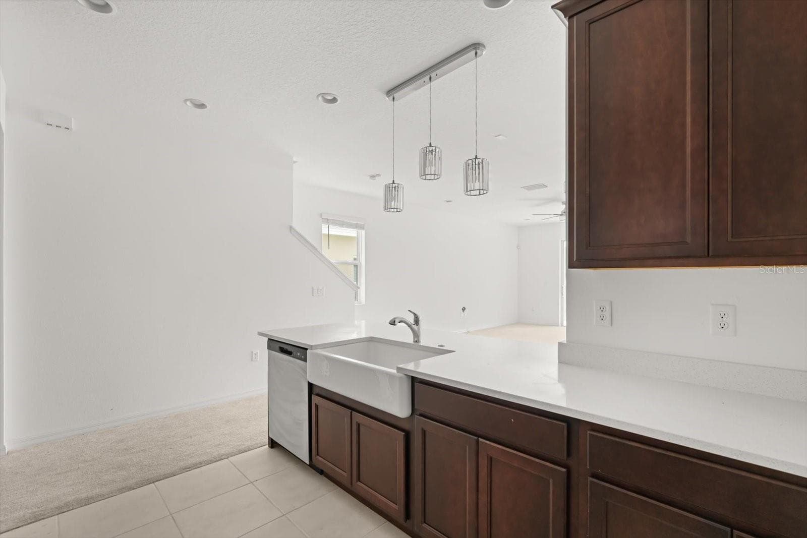 Single Family Residence at 6973 WILSON PASTURE AVE, GROVELAND, photo 7 of 52