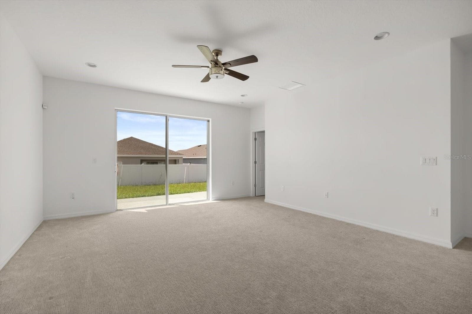 Single Family Residence at 6973 WILSON PASTURE AVE, GROVELAND, photo 11 of 52