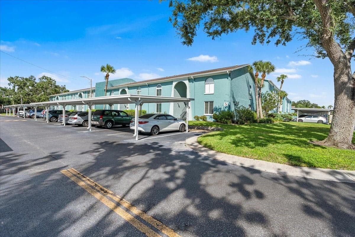 Condominium at 11401 3RD ST N #2, ST PETERSBURG, photo 3 of 27