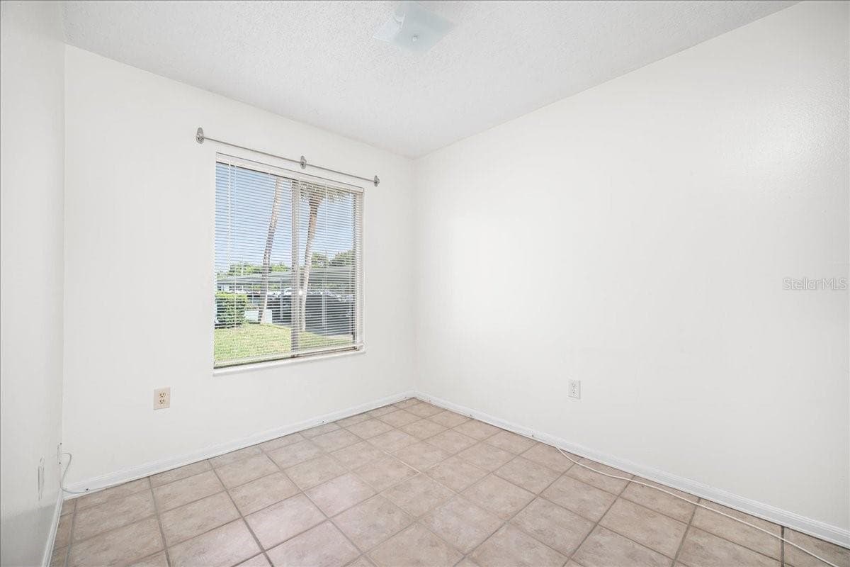 Condominium at 11401 3RD ST N #2, ST PETERSBURG, photo 7 of 27