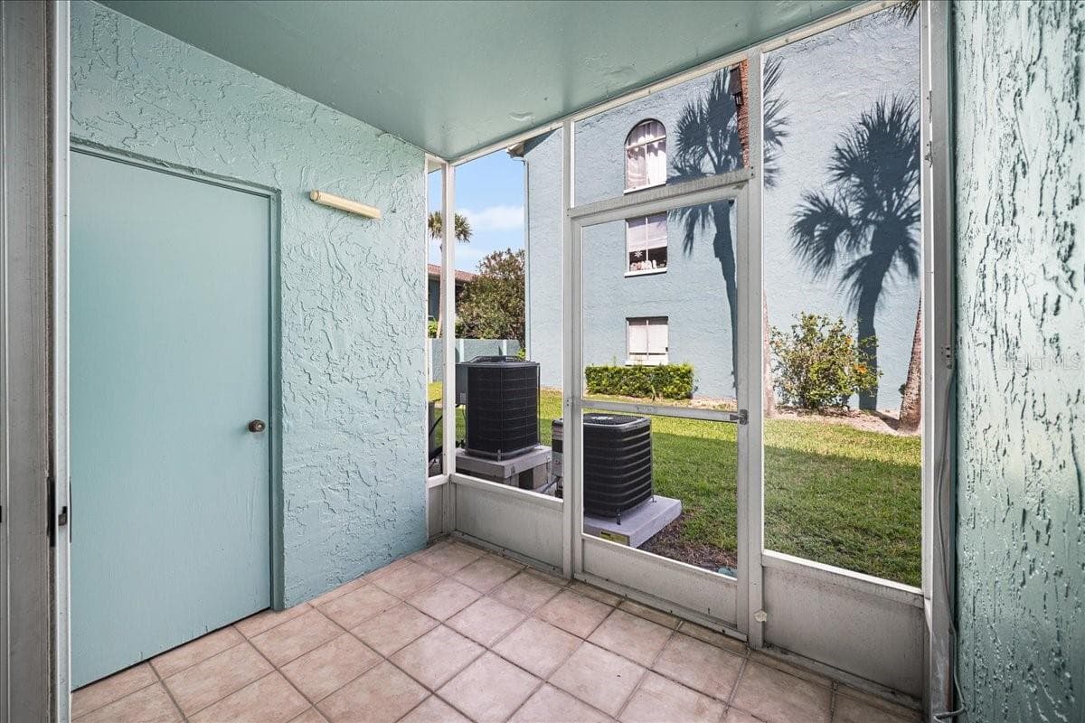 Condominium at 11401 3RD ST N #2, ST PETERSBURG, photo 15 of 27