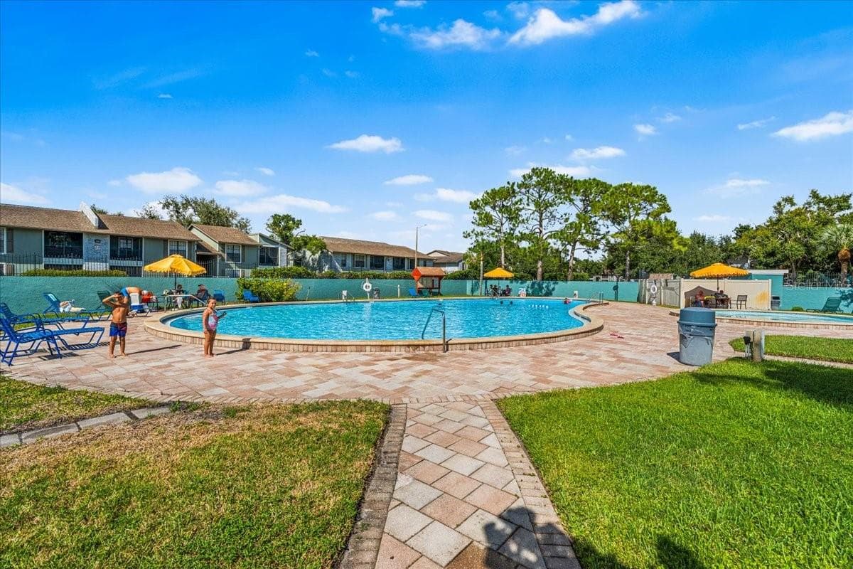 Condominium at 11401 3RD ST N #2, ST PETERSBURG, photo 23 of 27