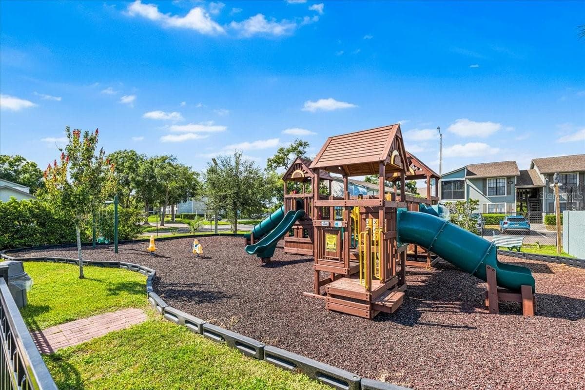 Condominium at 11401 3RD ST N #2, ST PETERSBURG, photo 27 of 27