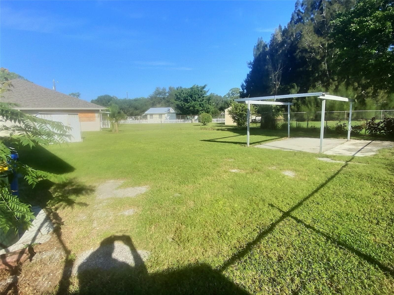 Backyard. - 1334 SUNSET DR, SEBRING