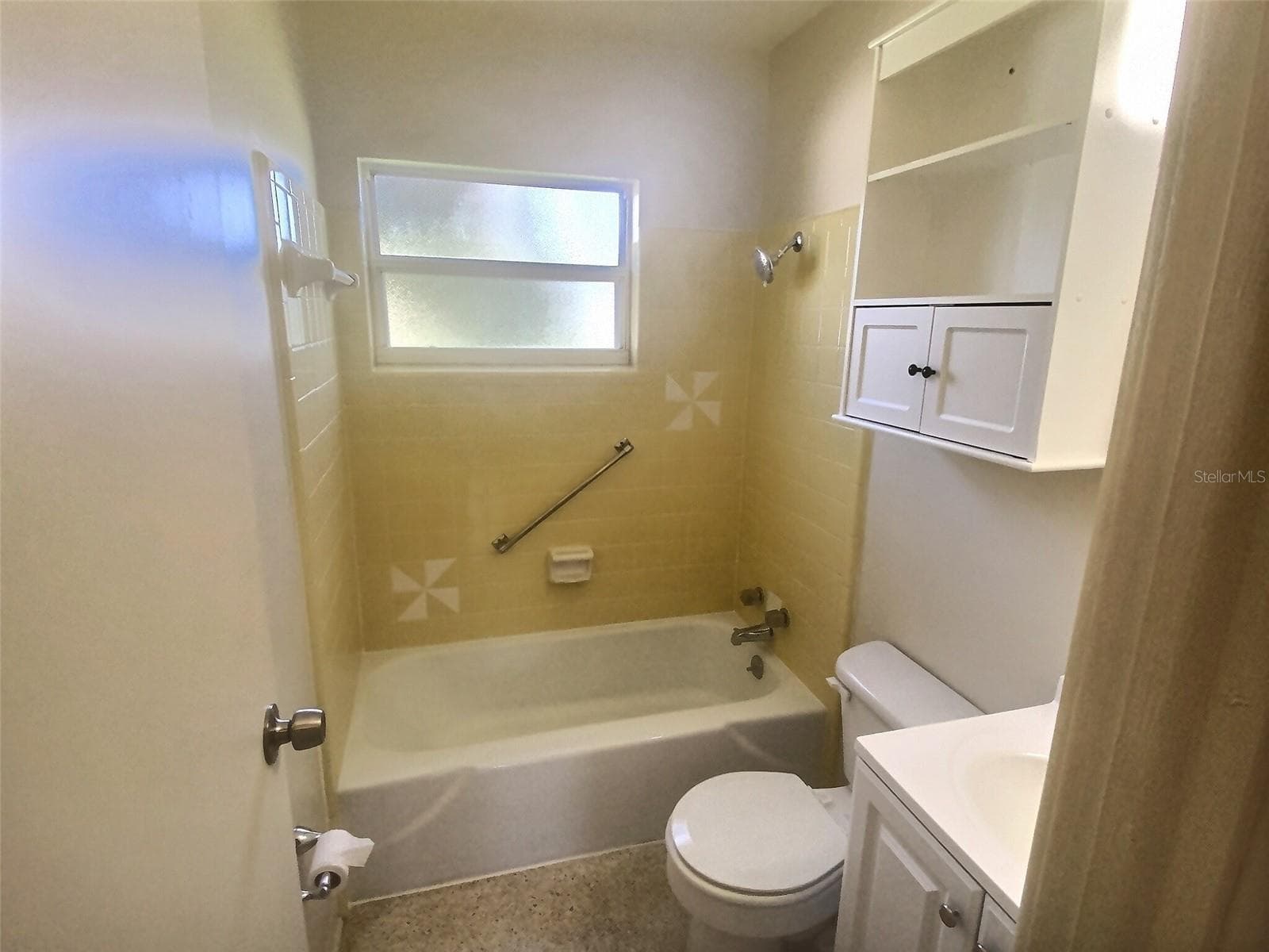 Bathroom. - 1334 SUNSET DR, SEBRING