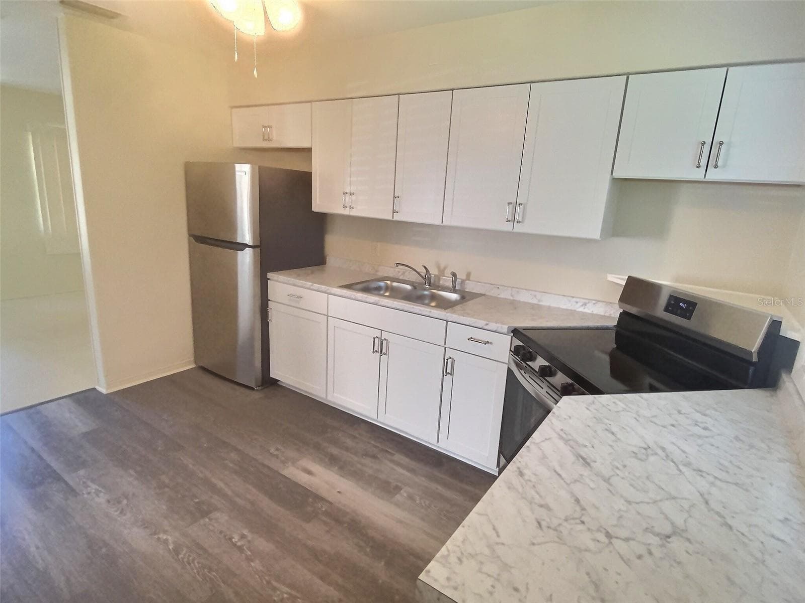 Kitchen. - 1334 SUNSET DR, SEBRING