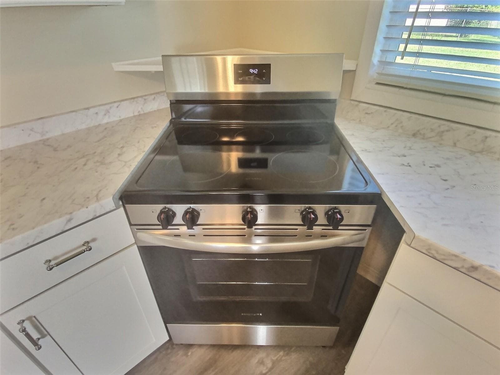 Kitchen. - 1334 SUNSET DR, SEBRING