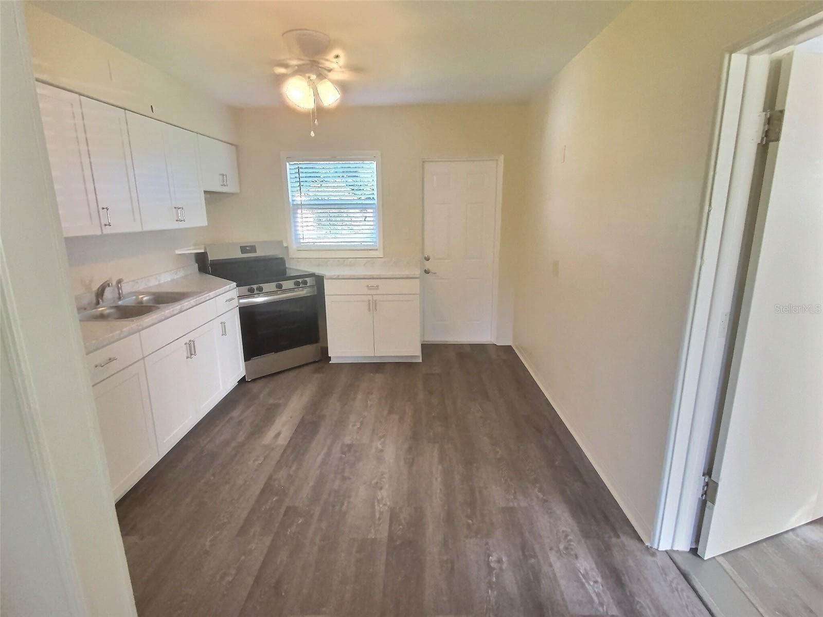 Kitchen. - 1334 SUNSET DR, SEBRING