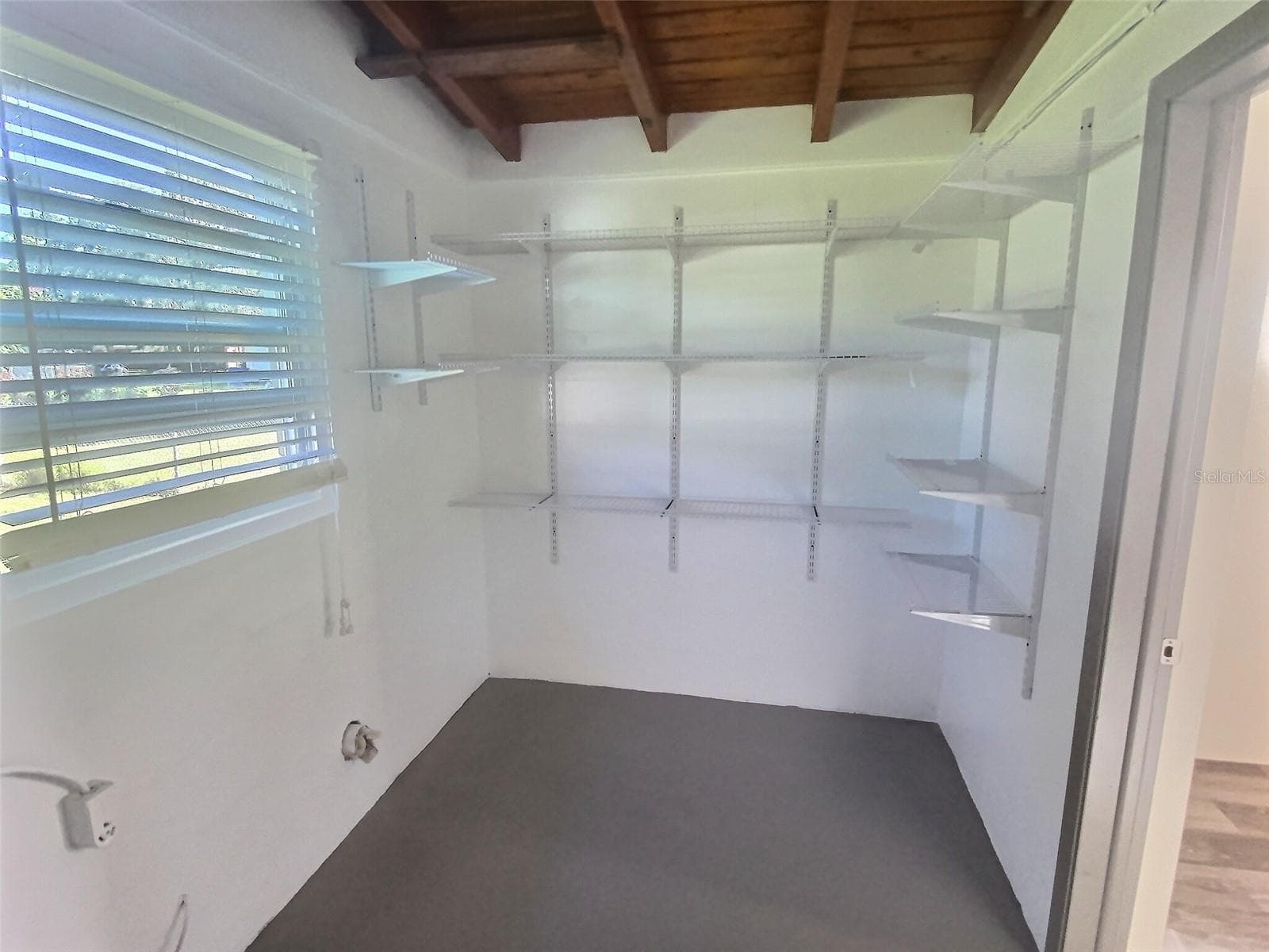 Laundry room. - 1334 SUNSET DR, SEBRING
