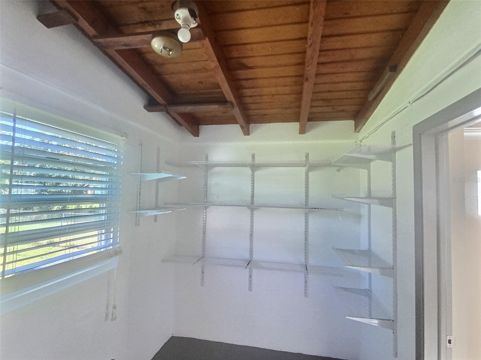 Laundry room. - 1334 SUNSET DR, SEBRING