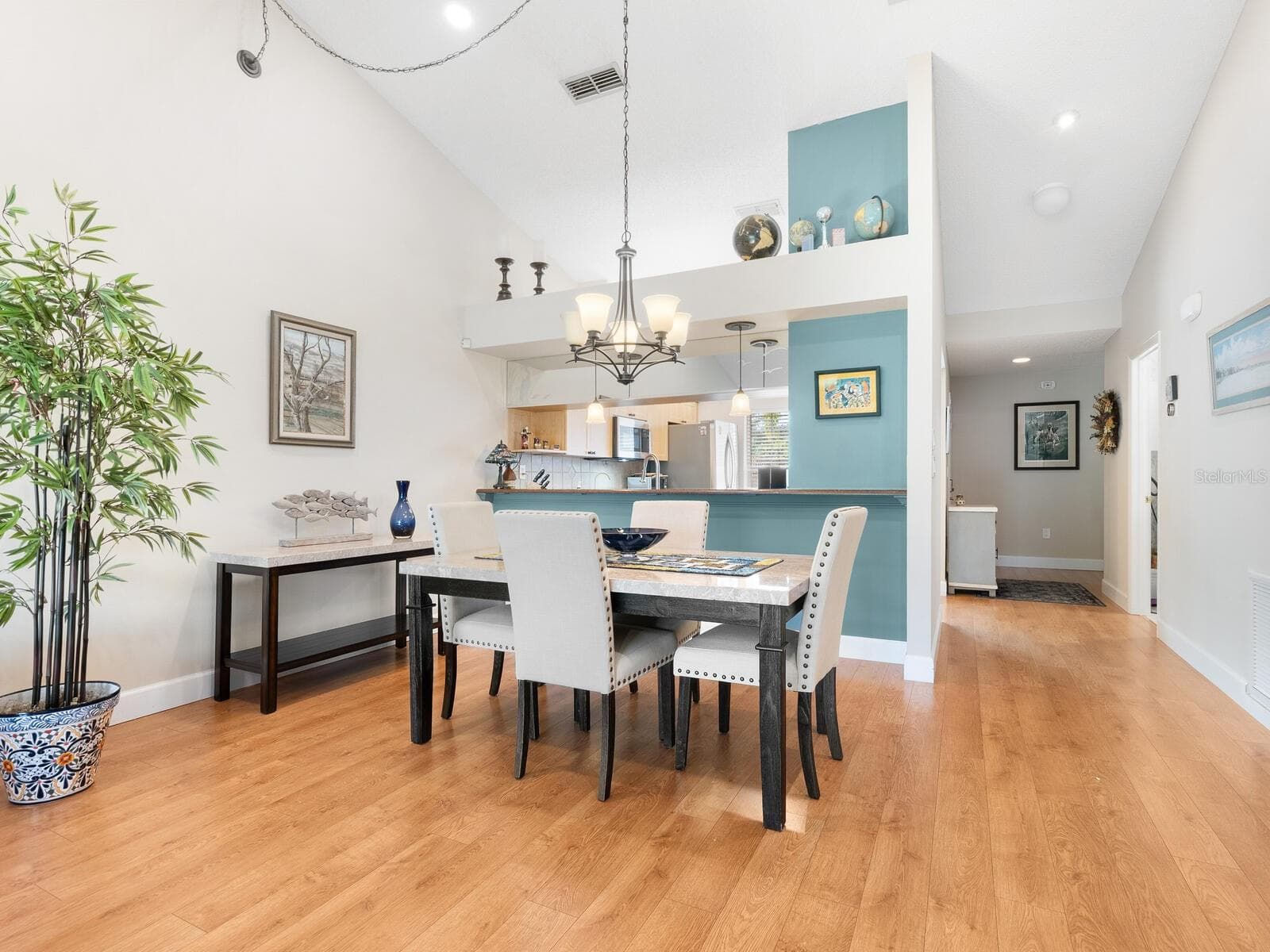 Vaulted ceilings - 6103 CLUBSIDE DR #6103, SARASOTA