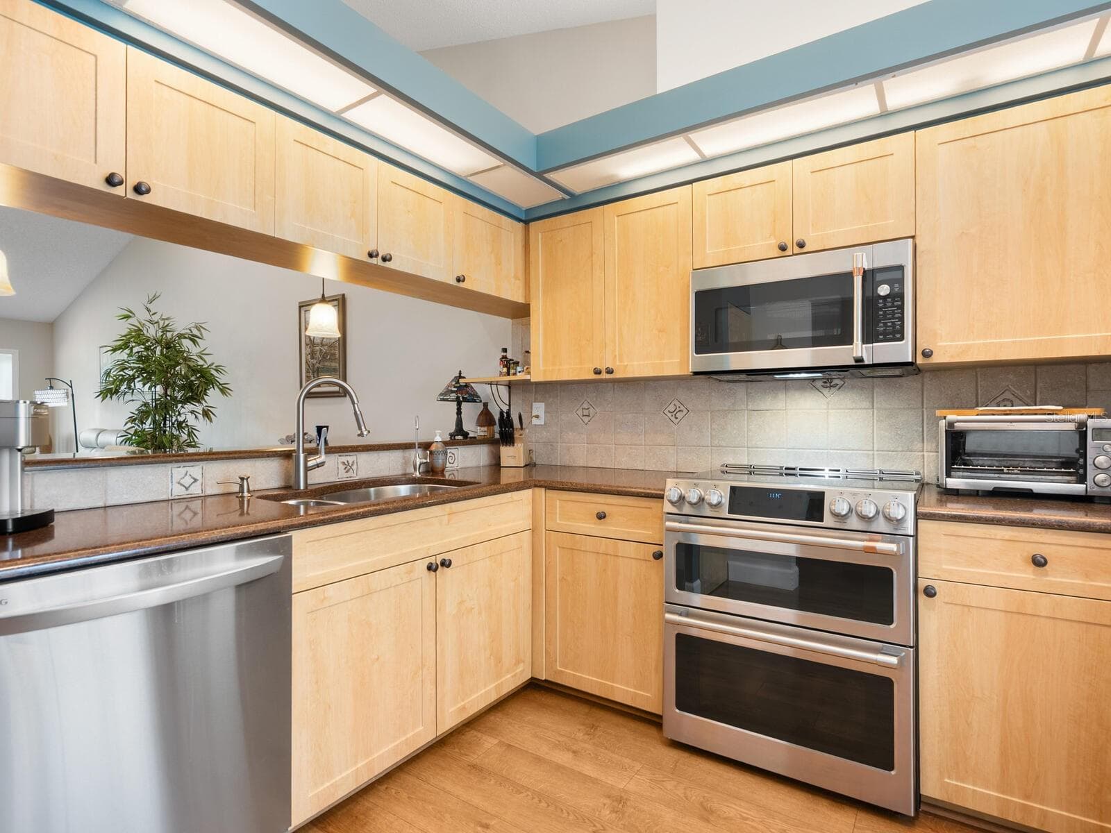 Villa at 6103 CLUBSIDE DR #6103, SARASOTA, photo 12 of 71