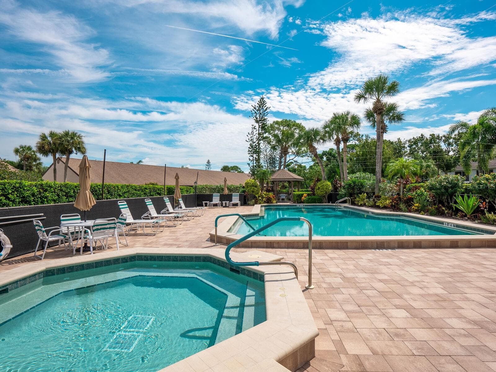 Pool and hot tub in community - 6103 CLUBSIDE DR #6103, SARASOTA